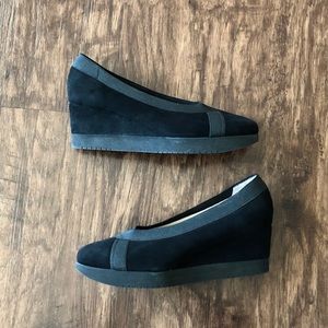 Daniele Ancarani: Suede wedge pump